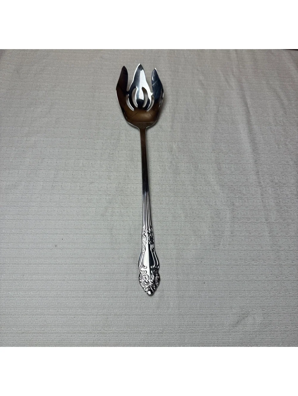 Reed & Barton Richmond Hill I Stainless Pierced Serving Salad Spoon 18/10